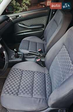Седан Audi A6 1999 в 