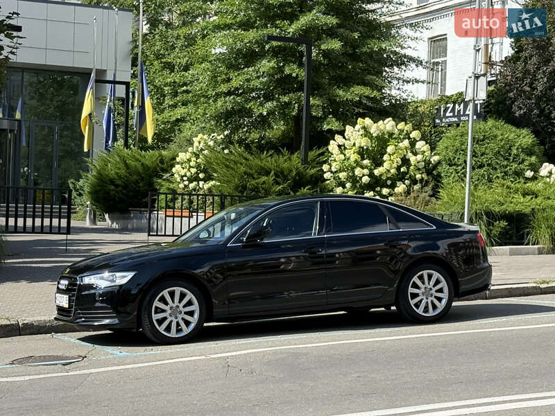 Седан Audi A6 2012 в 