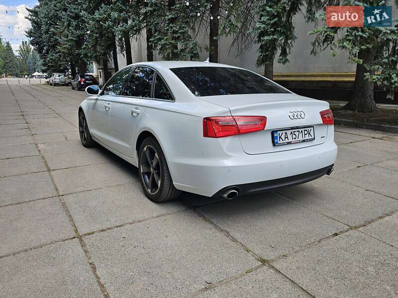 Седан Audi A6 2014 в Киеве