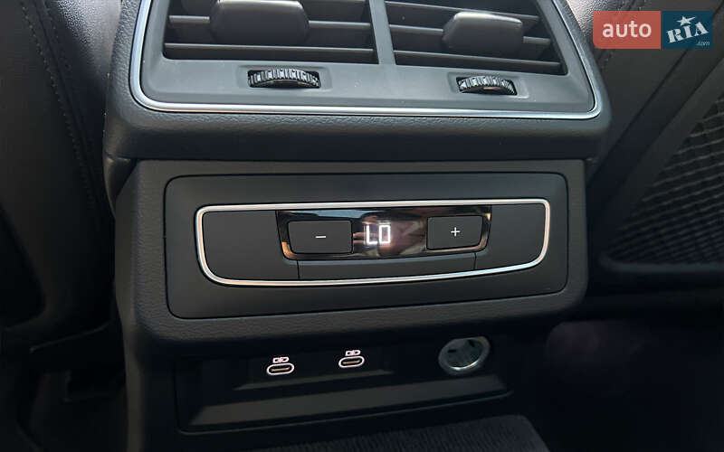 Седан Audi A6 2022 в Львове