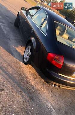 Седан Audi A6 2004 в 