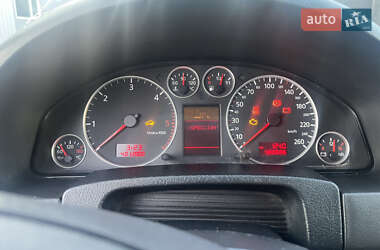 Седан Audi A6 2004 в 