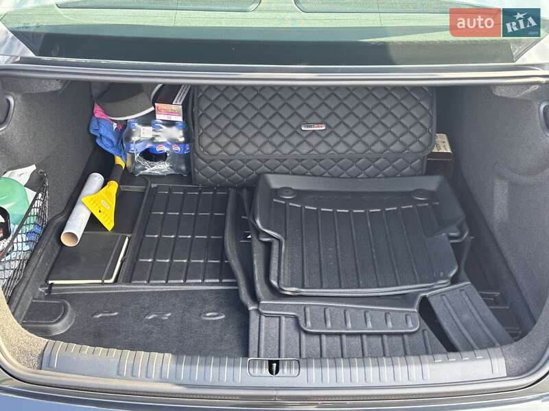 Седан Audi A6 2023 в Києві