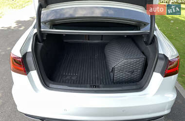 Седан Audi A6 2018 в 