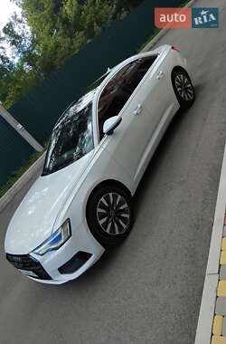Седан Audi A6 2021 в 