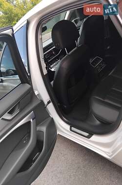 Седан Audi A6 2021 в 