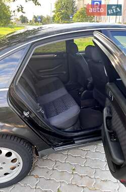 Седан Audi A6 2001 в 