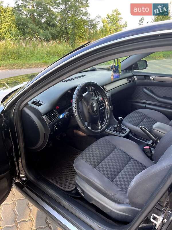 Седан Audi A6 2001 в Стрые