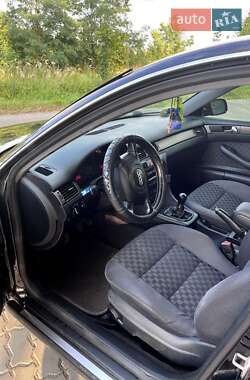 Седан Audi A6 2001 в 
