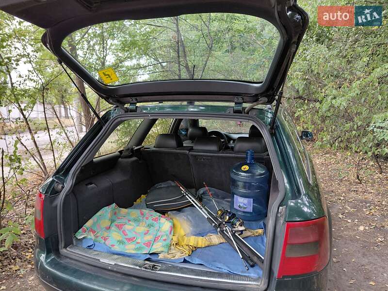 Универсал Audi A6 1999 в Каменском