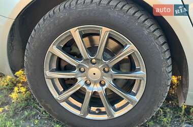 Седан Audi A6 2004 в 