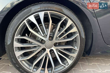 Седан Audi A6 2015 в 