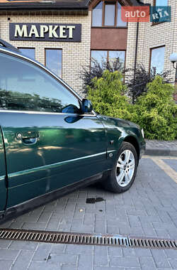Универсал Audi A6 1995 в 