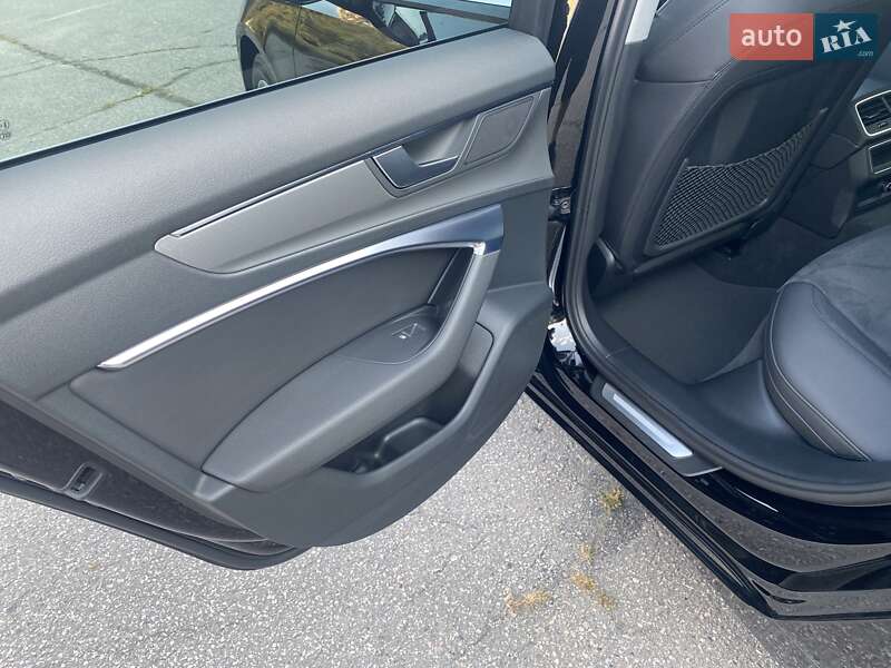 Седан Audi A6 2022 в Киеве