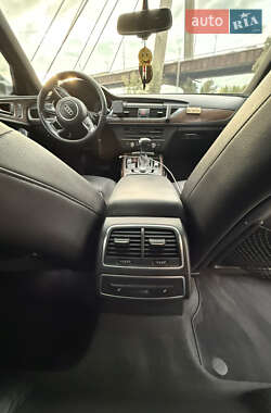 Седан Audi A6 2012 в 