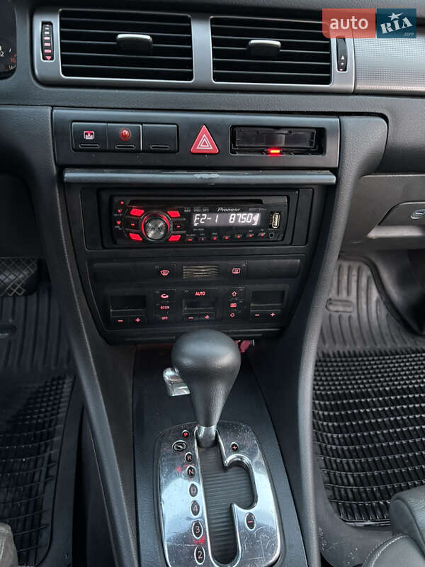 Седан Audi A6 2000 в Иршаве