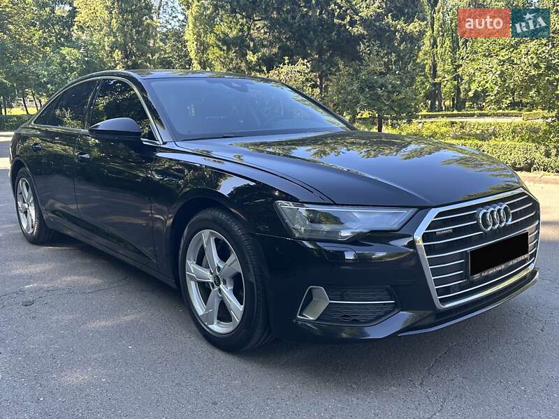 Седан Audi A6 2022 в 