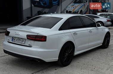 Седан Audi A6 2015 в 