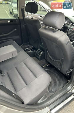 Седан Audi A6 2003 в 