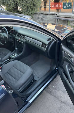 Универсал Audi A6 2004 в 