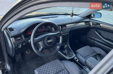 Седан Audi A6 2001 в 