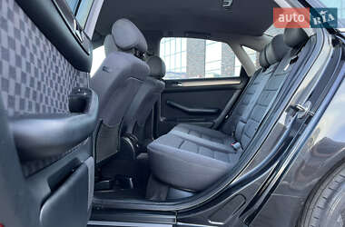 Седан Audi A6 2001 в 