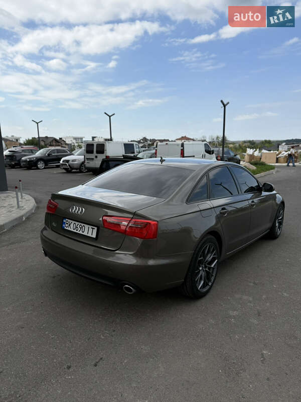 Седан Audi A6 2013 в Ровно