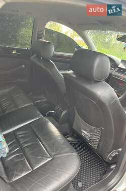 Седан Audi A6 2001 в 