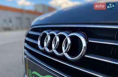 Седан Audi A6 2015 в 