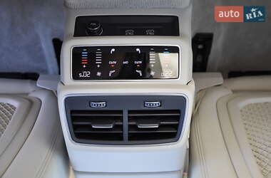 Седан Audi A6 2021 в 