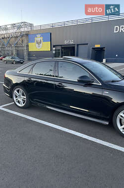 Седан Audi A6 2015 в 