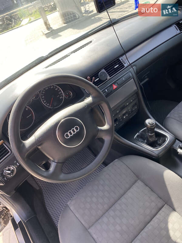 Универсал Audi A6 2003 в Жовкве