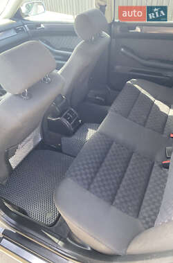 Универсал Audi A6 2003 в 