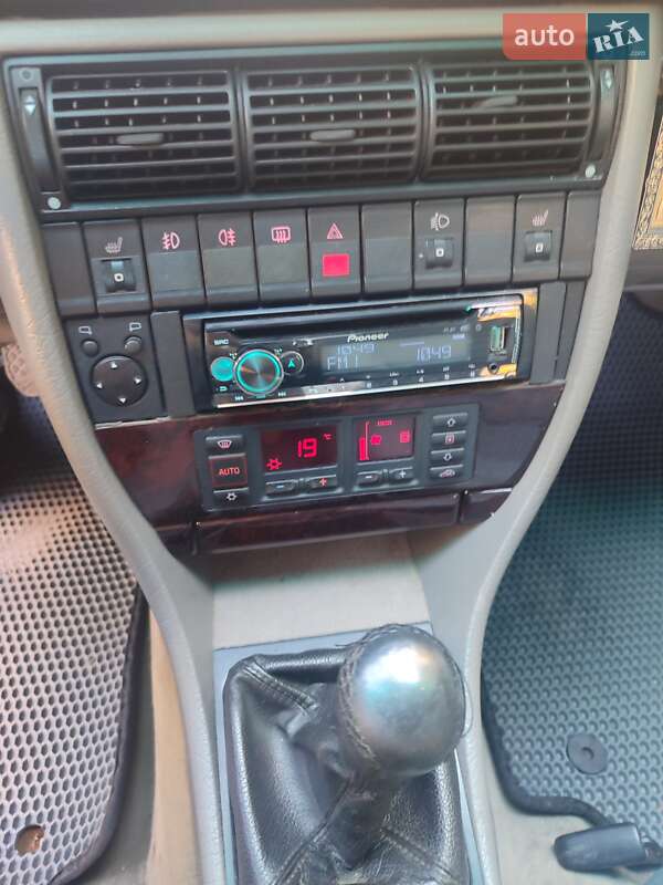 Седан Audi A6 1995 в Золотоноше