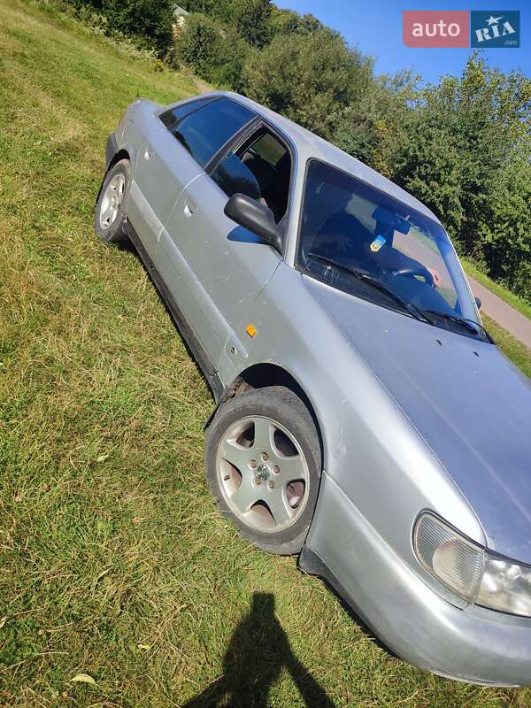 Седан Audi A6 1995 в Острозі