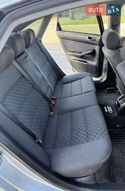 Седан Audi A6 2001 в Ровно