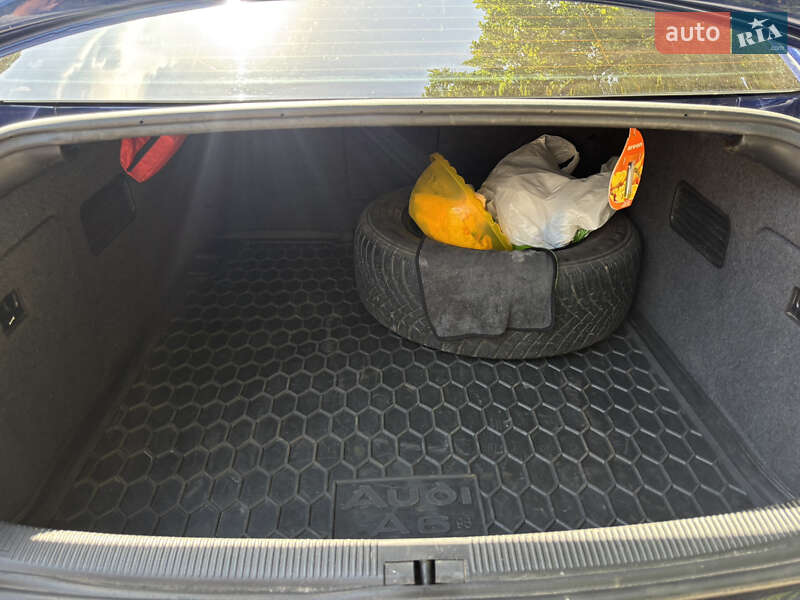 Седан Audi A6 1999 в Гнивани