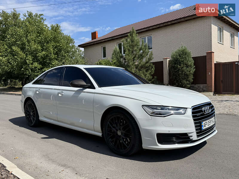 Седан Audi A6 2015 в 