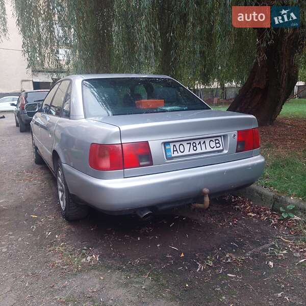 Седан Audi A6 1996 в Великом Березном