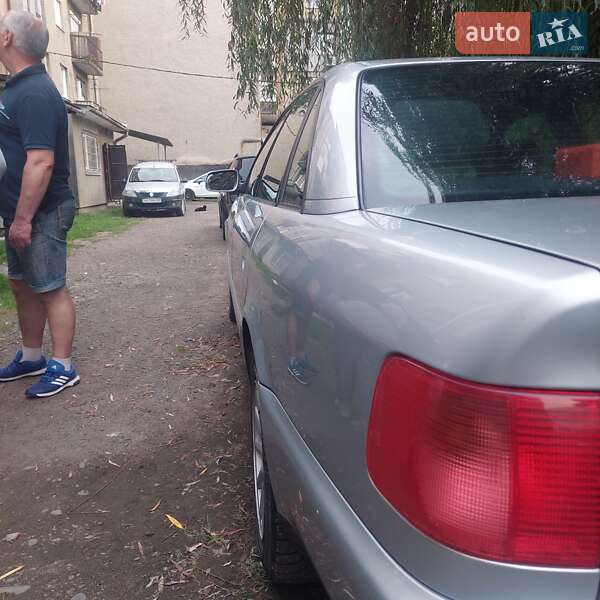 Седан Audi A6 1996 в Великом Березном