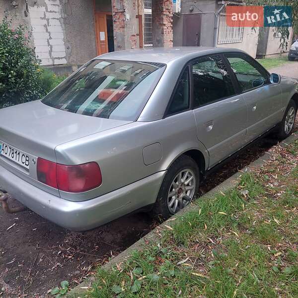 Седан Audi A6 1996 в Великом Березном