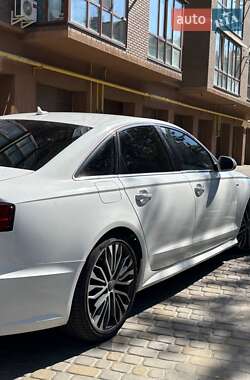 Седан Audi A6 2015 в 