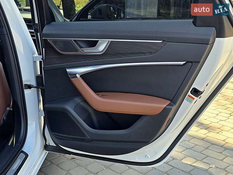 Седан Audi A6 2019 в Першотравенске