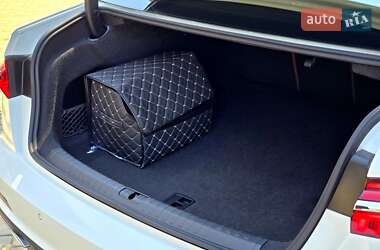 Седан Audi A6 2019 в 