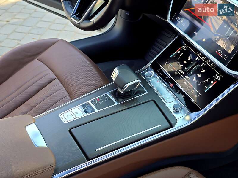 Седан Audi A6 2019 в Першотравенске