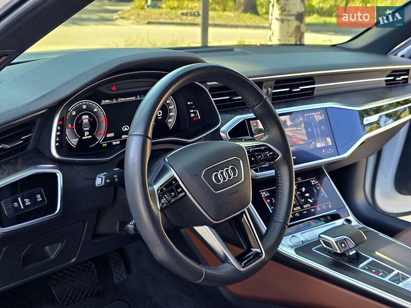 Седан Audi A6 2019 в Першотравенске
