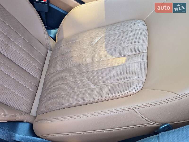 Седан Audi A6 2019 в Першотравенске