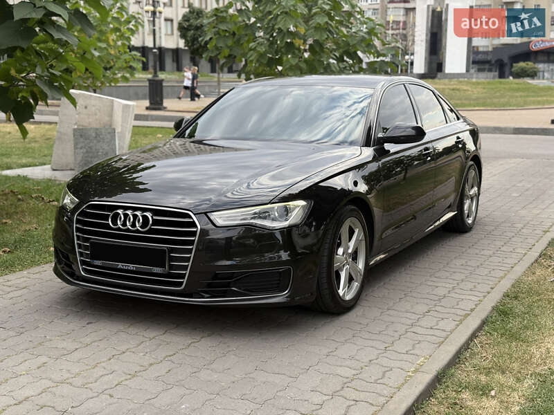Седан Audi A6 2015 в 
