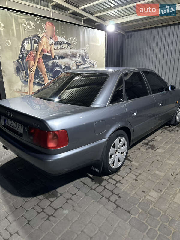 Седан Audi A6 1996 в Тульчині