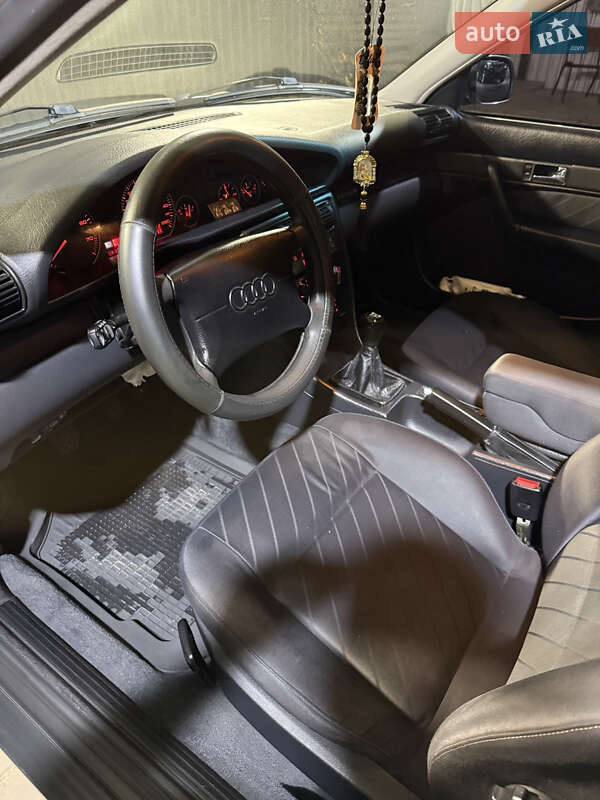 Седан Audi A6 1996 в Тульчині